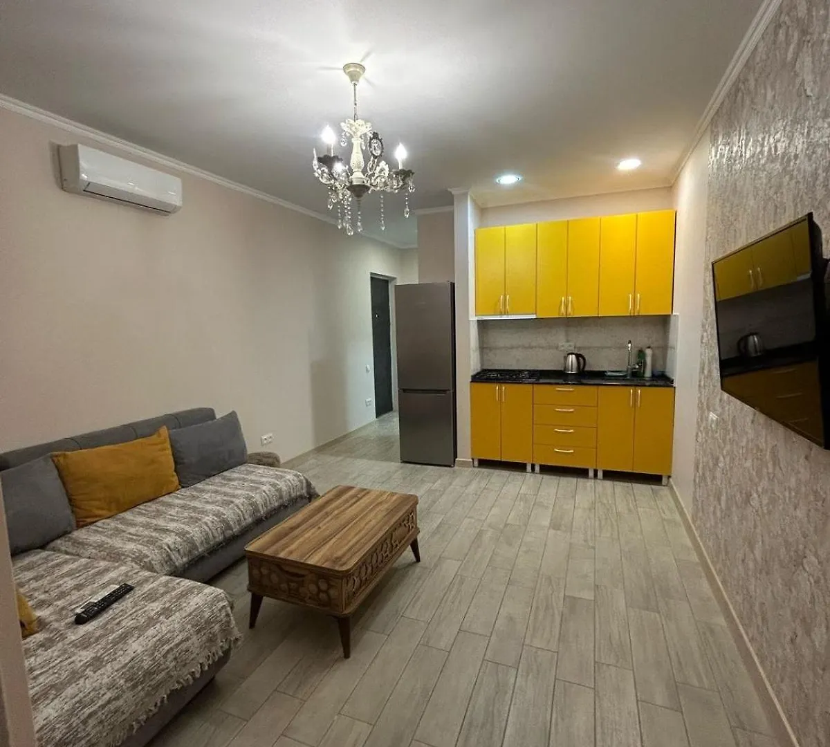 Cozy House Appartment In Batumi Apartment